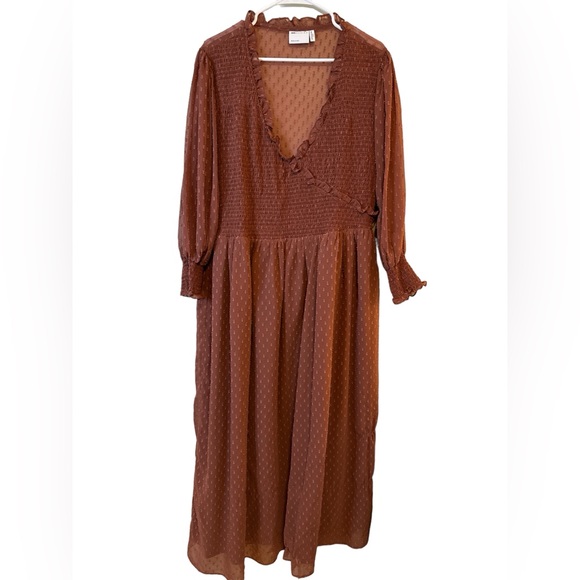 ASOS Curve Dresses & Skirts - 2021 ASOS Curve midi smock dress with shirred cuffs in rose dobby color Size 18